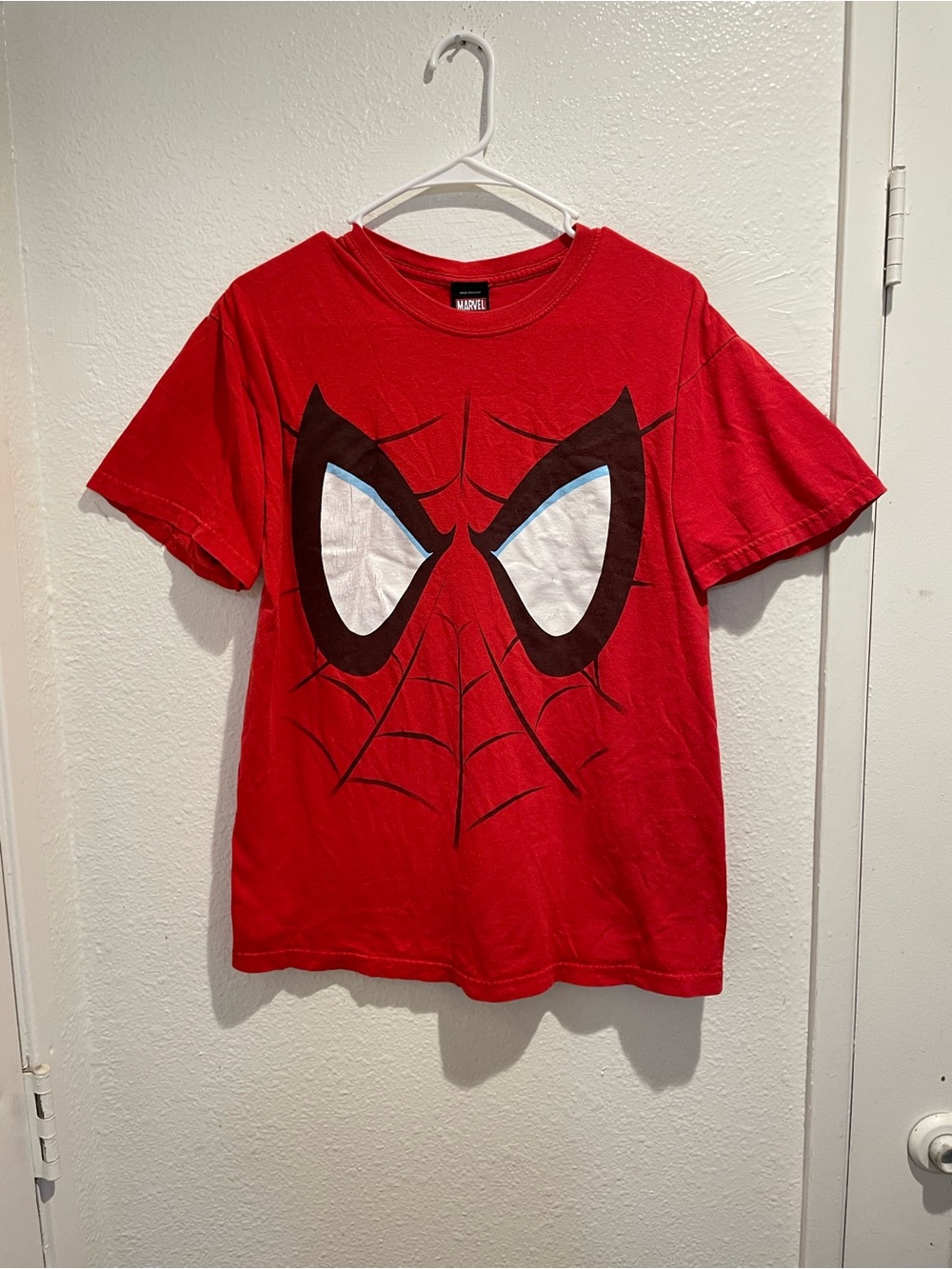 🕷️ Men’s Marvel Spider-Man Big Face Red Graphic Crewneck Shirt M